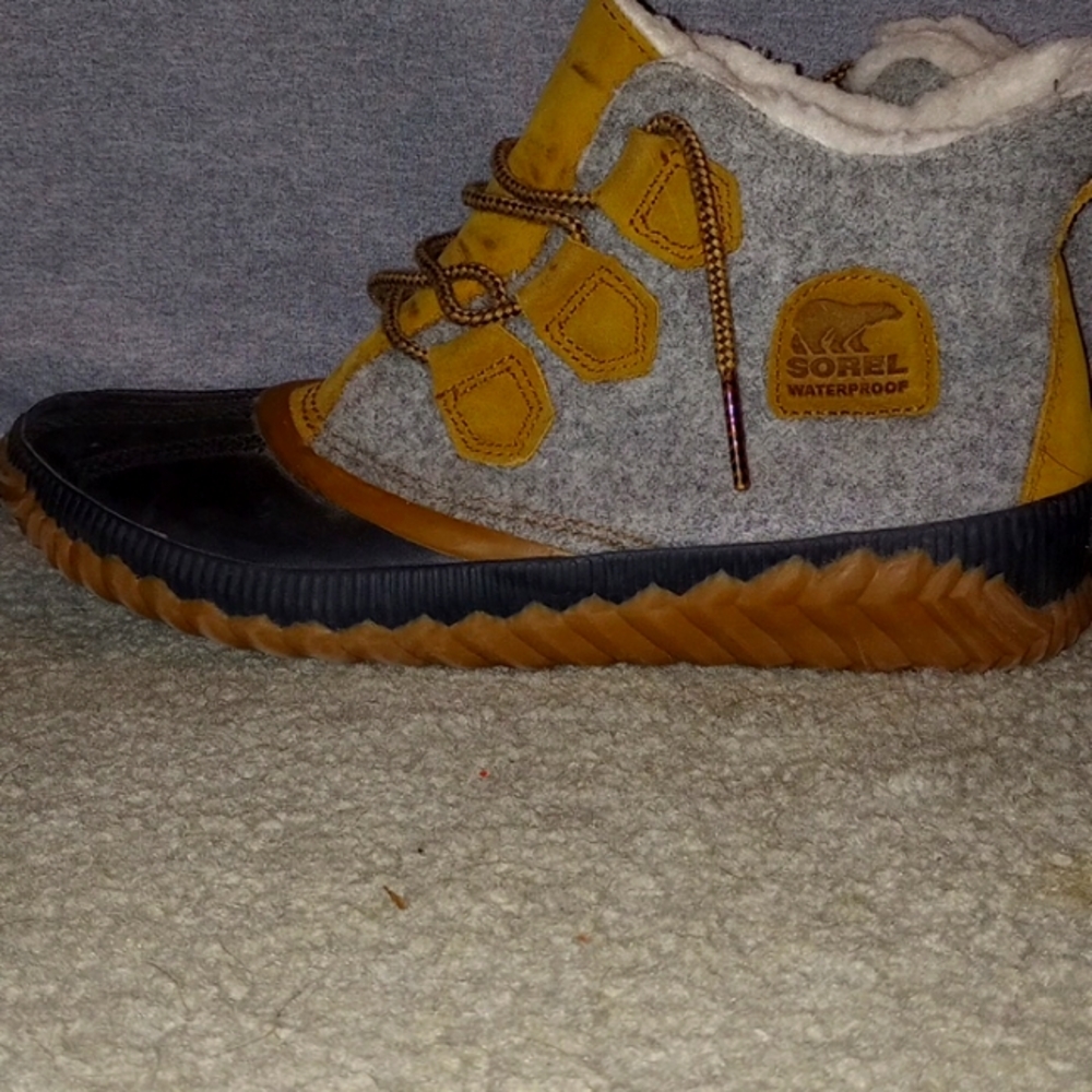 Duck boots
